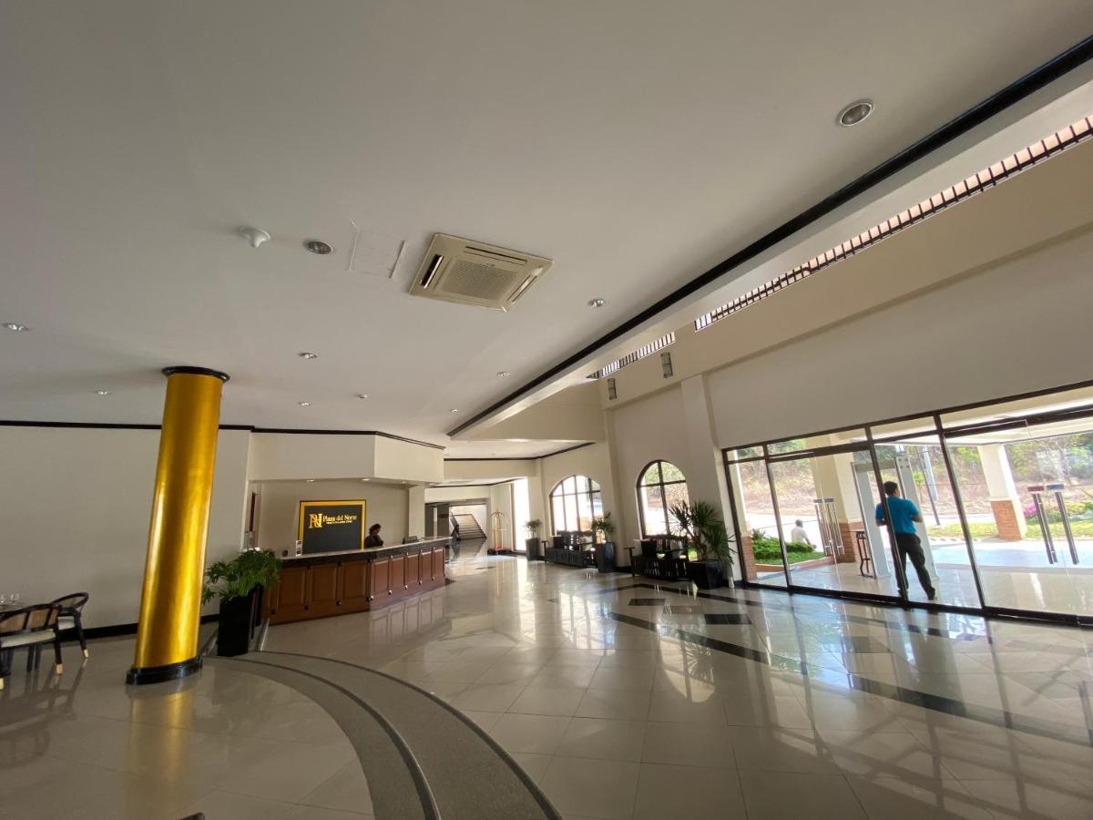 Plaza Del Norte Hotel And Convention Center Laoag Bagian luar foto