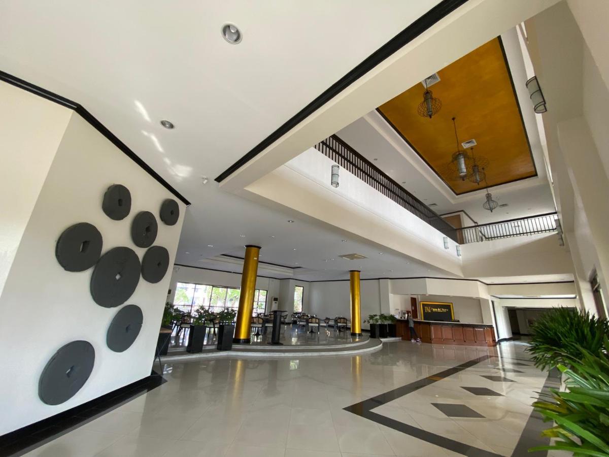 Plaza Del Norte Hotel And Convention Center Laoag Bagian luar foto