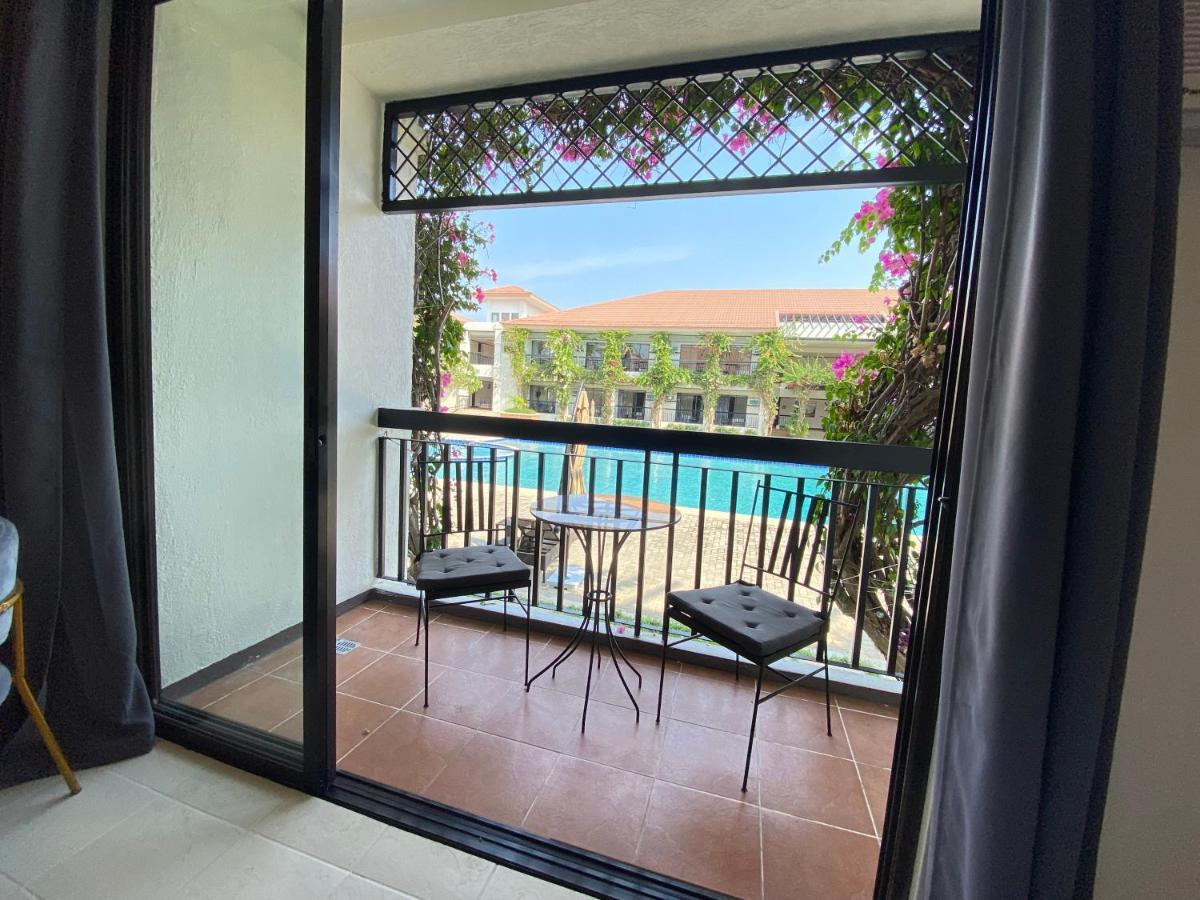 Plaza Del Norte Hotel And Convention Center Laoag Bagian luar foto