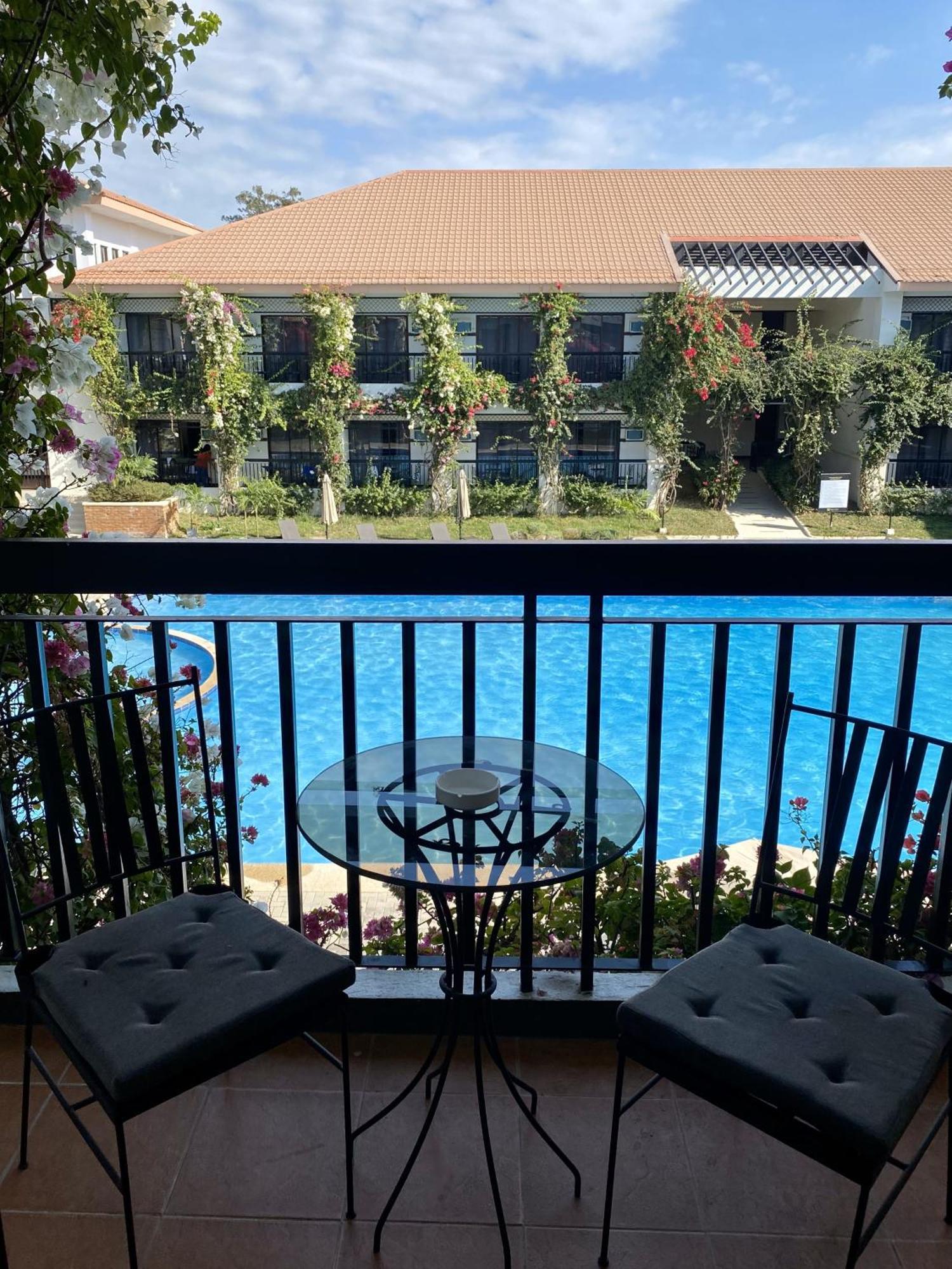 Plaza Del Norte Hotel And Convention Center Laoag Bagian luar foto